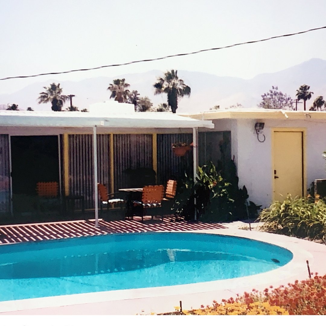 PlaimorParadise's tweet photo. Throwback Thursday. The backyard's original kidney shaped pool and yellow trim.
#palmsprings
#palmspringsstyle
#midcentury
#midcenturydesign
#midcenturyhome
#midcenturysyle
#midcenturymodern
#sunmorestates https://t.co/GgWmLSMhfU