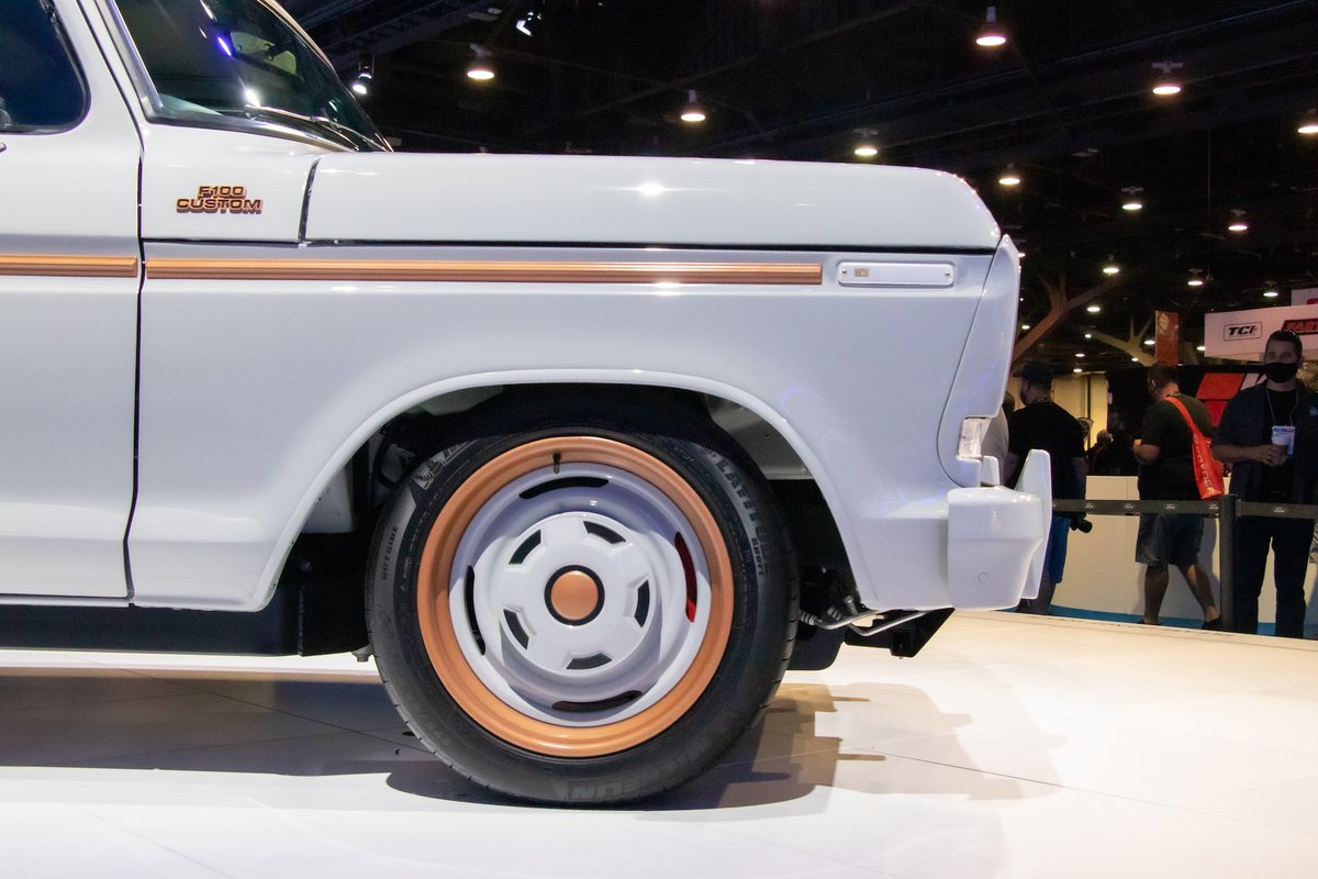 ForgelineWheels's tweet photo. The future of hot rodding? @Ford’s #eluminator #protouring #Ford #F100 on #forgeline #OE1 made @SEMASHOW #electric! https://t.co/V0Q4FuS2z7 https://t.co/1TUm31SYXp