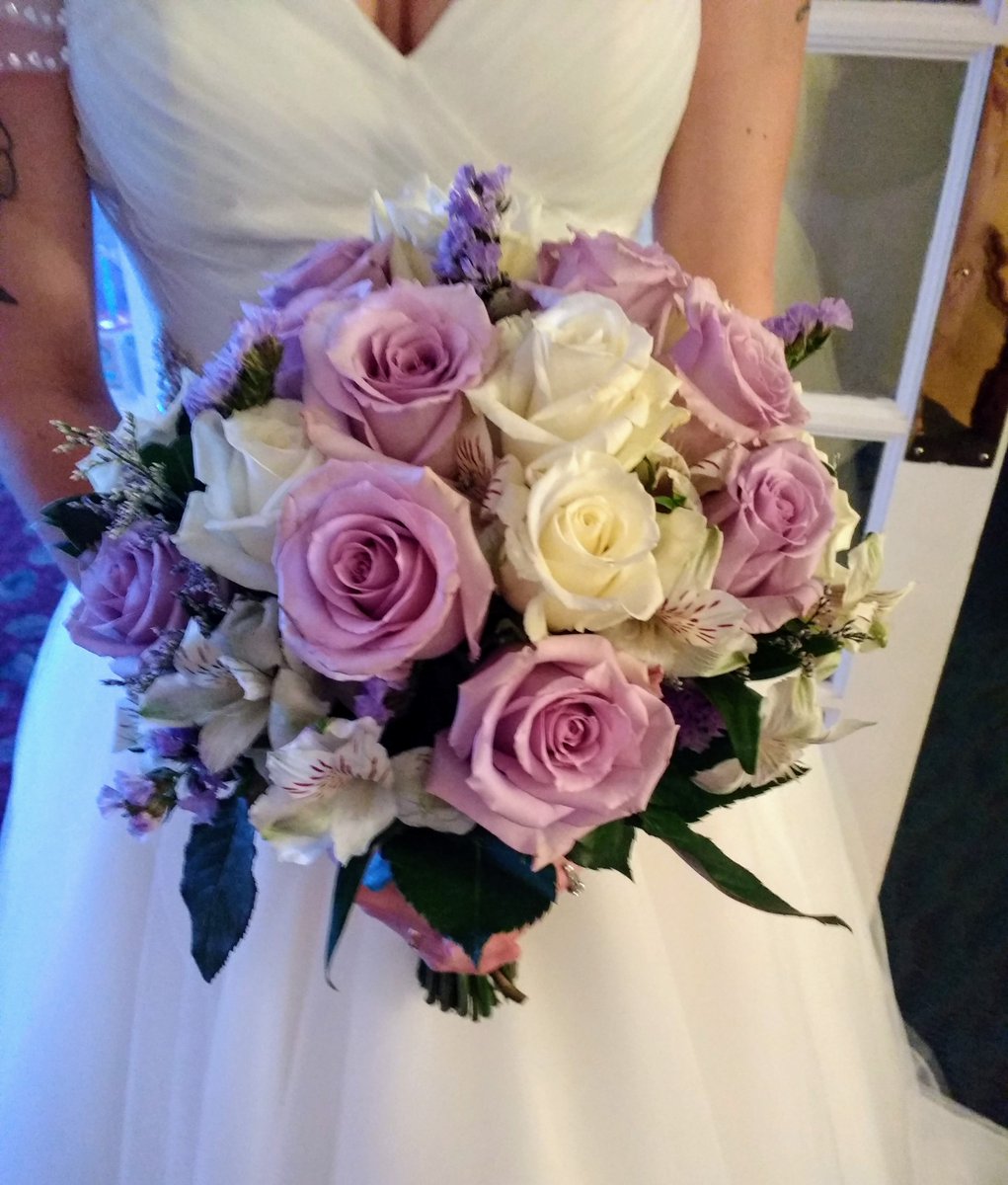 MKEflorist's tweet photo. A hand-tied bouquet from a recent wedding of ours. #MKEFlorist #bridalbouquet #weddingbouquet https://t.co/BbAMlroEuA
