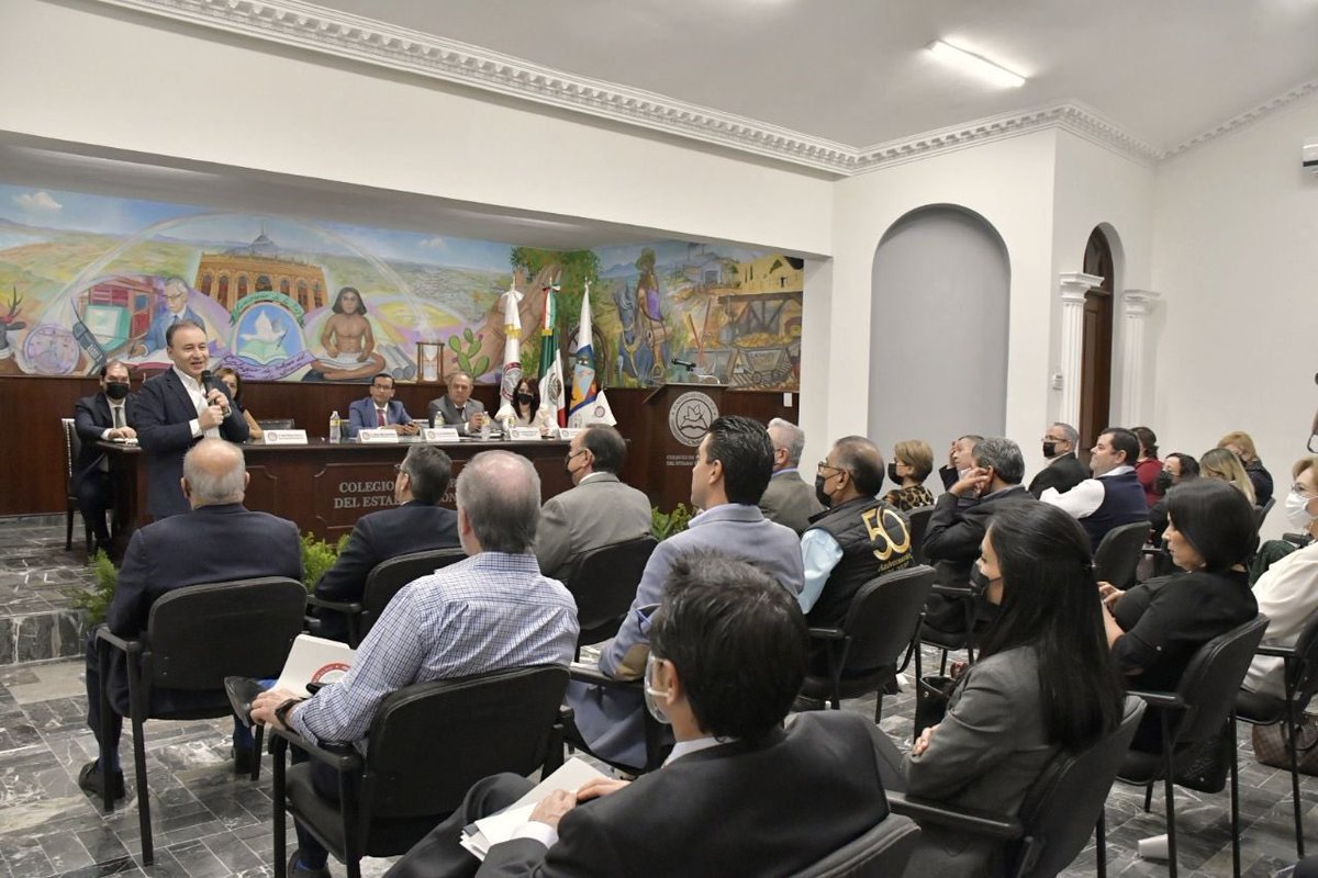 AlfonsoDurazo's tweet photo. Hoy asistí a la Asamblea Anual del Colegio de Notarios Públicos del Estado, en la que invité a sus asistentes a trabajar juntos para diseñar soluciones conjuntas con sentido de Estado. 

Les expreso mi reconocimiento a su labor como gremio profesional. 

#TierraDeOportunidades https://t.co/TZZUeyvCvf