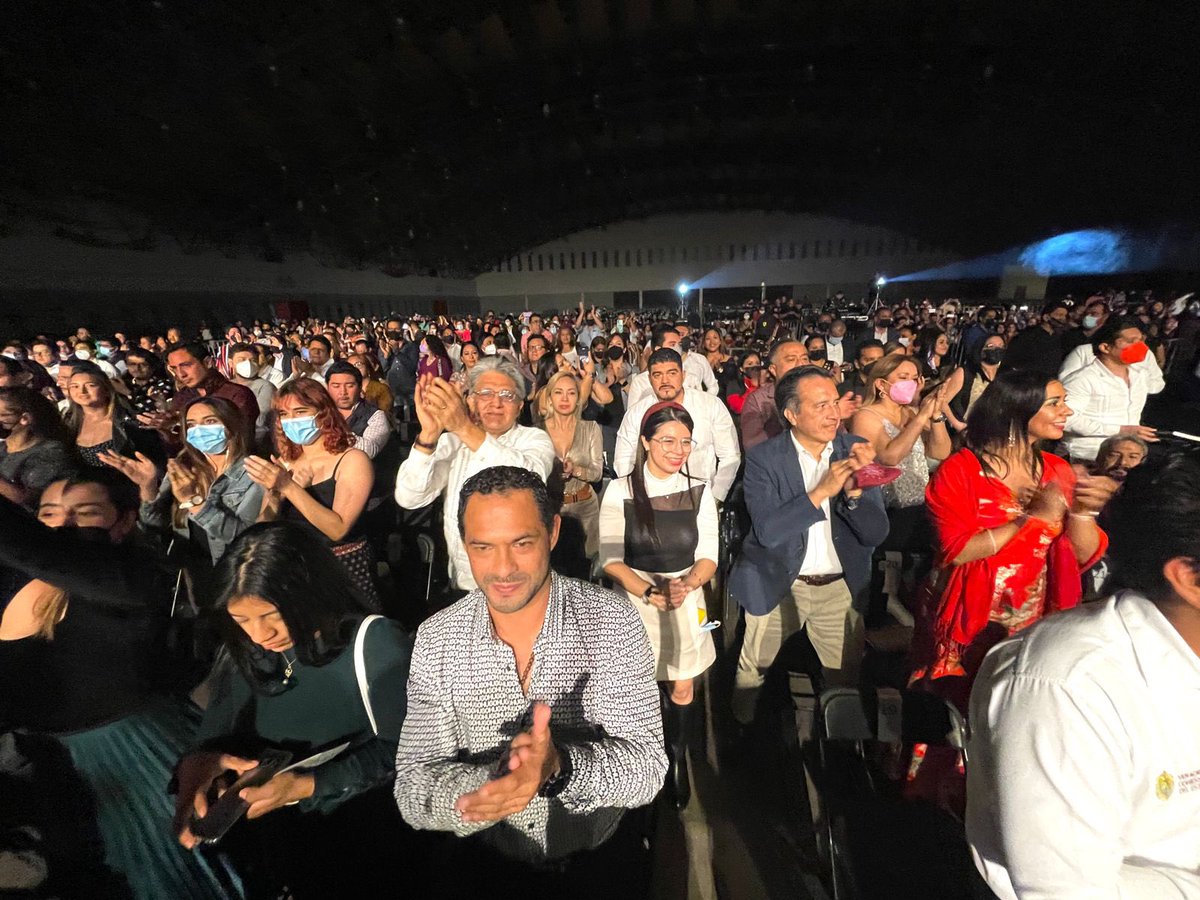 SoyGuillermoFS's tweet photo. Con mucha alegría estuvimos en el Concierto por la Educación en el #WTC, en compañía de nuestro gobernador, Ing. @CuitlahuacGJ , el Mtro. @ZenyazenEscobar , titular de la #SEV, la Oficial Mayor de la #SEV, @AriadnaSelene y la Titular de la #STPSYP, @DorhenyCayetano. https://t.co/IQFJNS8ZBp