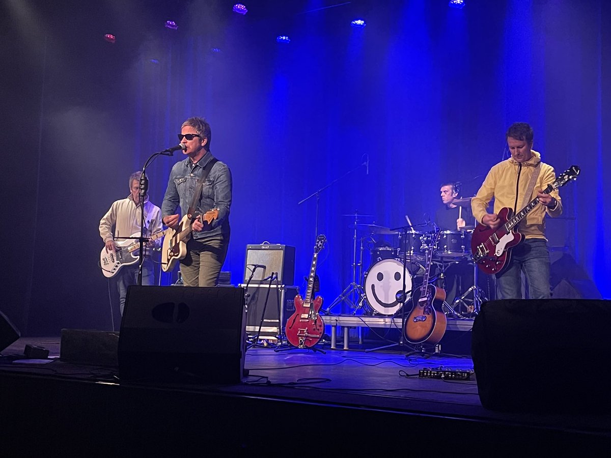 EvoRecordsUK's tweet photo. #NowPlaying LIVE on stage at @TheBigRoomLive @HeswallHall @AKANoelG .
#LiveMusic #Music #AKANoelGallagher #NoelGallagher #Oasis #NGHFB #TributeBand #WirralLive #WhatsonWirral #NorthWestGigs #LiverpoolGigGuide #Heswall #VisitHeswall #HeswallEvents #LoveHeswall #Wirral https://t.co/ARiC3ENUX7