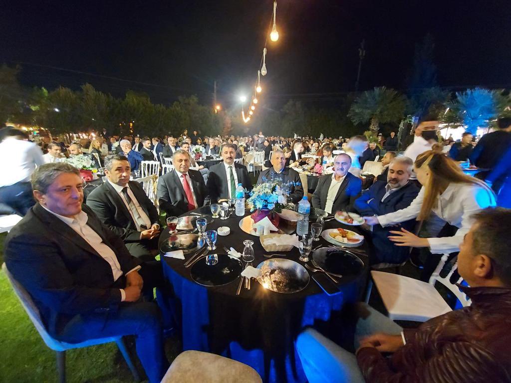 Çok kıymetli #Erzincanlı hemşerilerimiz ile #Ege24ErzincanDernekleriFederasyonu’nun dayanışma gecesinde bir aradayız.

Nazik davetleri ve şahsıma takdim ettikleri ödül için Federasyon Başkanı Sn Şaban Kocaoğlu’na ve yönetimine teşekkür ediyorum.
<a href="/BY/">Binali Yıldırım</a>