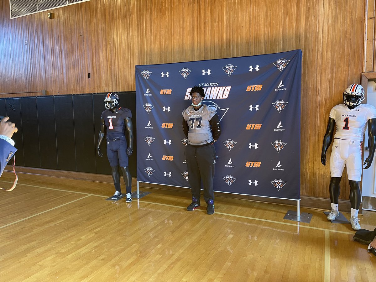 77DKeith's tweet photo. Had an amazing visit at @UTM_FOOTBALL with @_riley50 @ThomasA23865368 💕🙏 looking forward to coming back @CSmithScout @CoachWood_LHSFB @Radar10K @ https://t.co/Du6XvAP1Ge