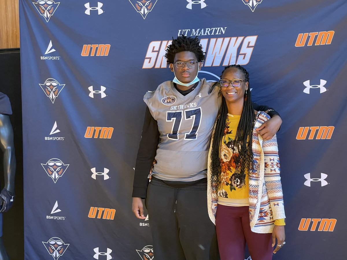 77DKeith's tweet photo. Had an amazing visit at @UTM_FOOTBALL with @_riley50 @ThomasA23865368 💕🙏 looking forward to coming back @CSmithScout @CoachWood_LHSFB @Radar10K @ https://t.co/Du6XvAP1Ge