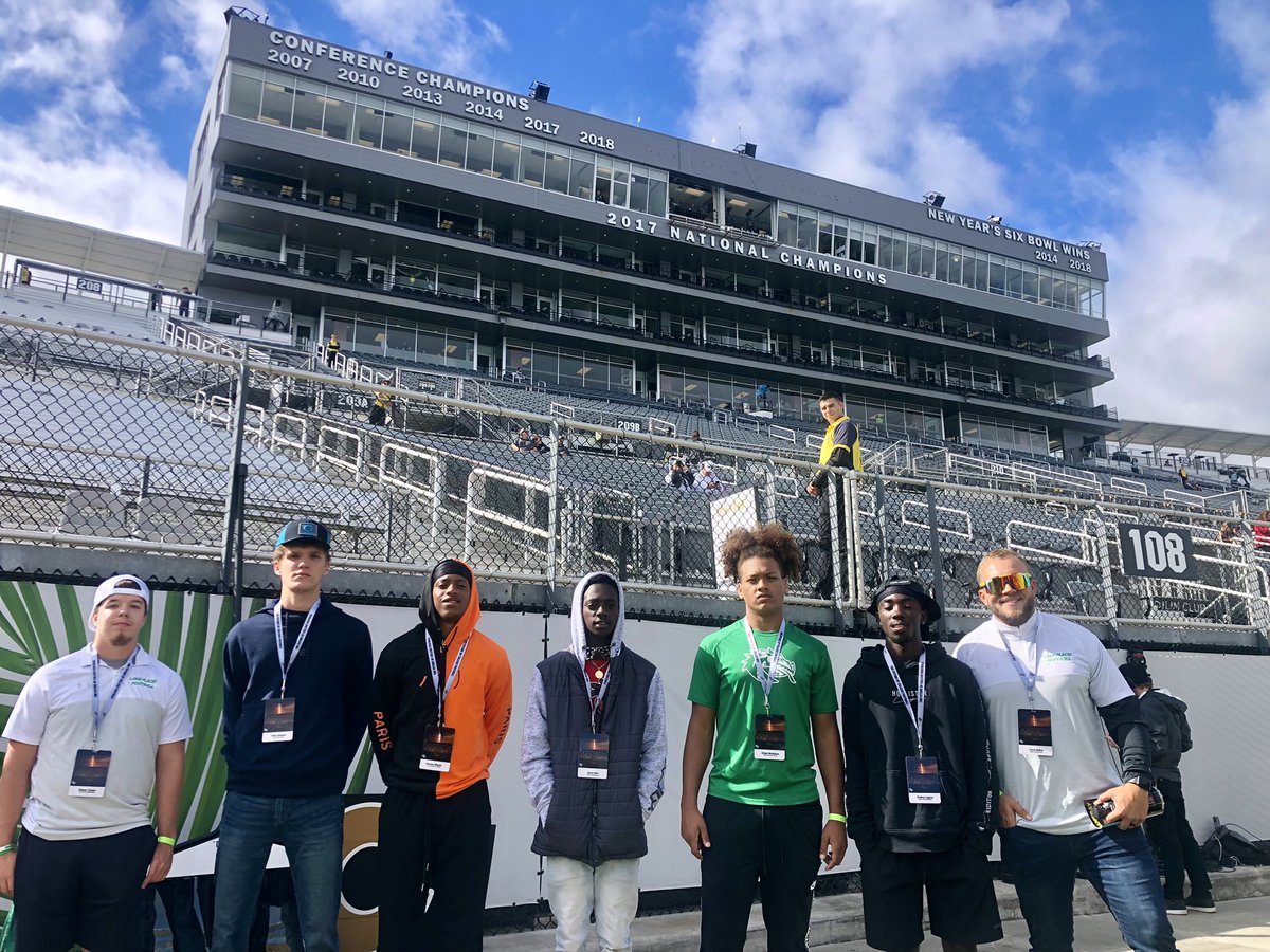 LPCoachMobley's tweet photo. We enjoyed visiting the Knights! @UCF_Football #Believe21 #LPBuilt https://t.co/uIUrAt7nEj