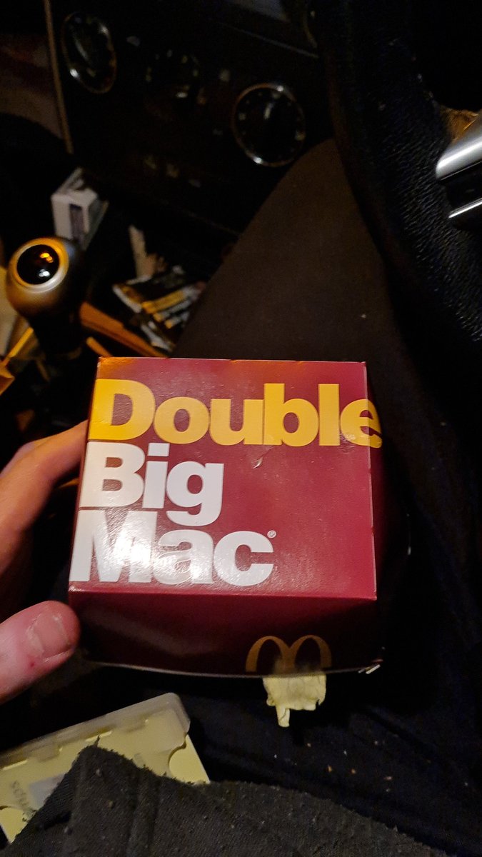 BenBlademan's tweet photo. @McDonalds paid for a double bigmac and only get a normal bigmac. What's that about? Only realised when I drove home. Sort it out https://t.co/gy1GH0h0x2