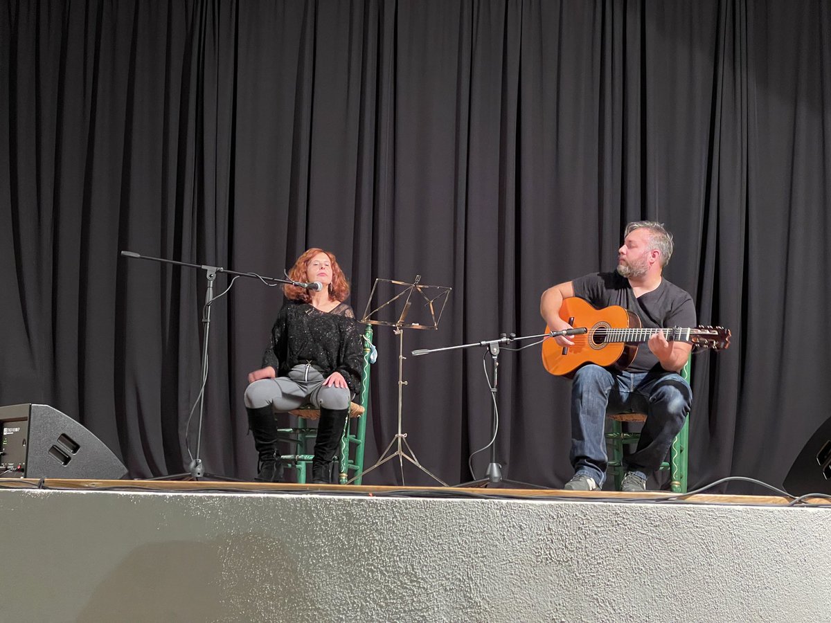 FlamencaManlleu's tweet photo. Después de muchos meses (años), velada de cante en nuestra peña.  Gracias a todos los que lo han hecho posible. https://t.co/Z536BPYmMM