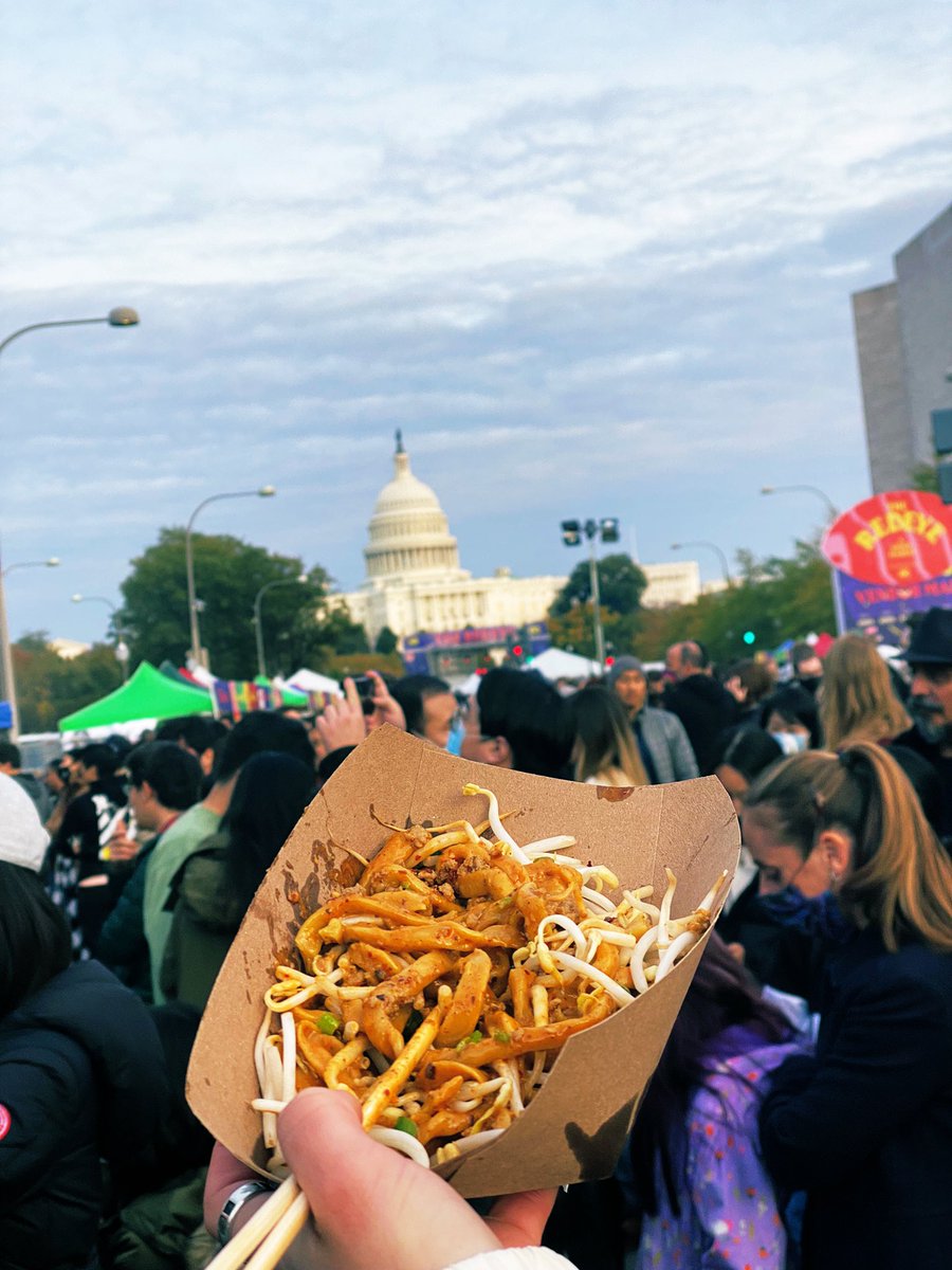 I love living in Washington. 
cc: <a href="/TheREDEYEmarket/">The REDEYE Night Market</a>