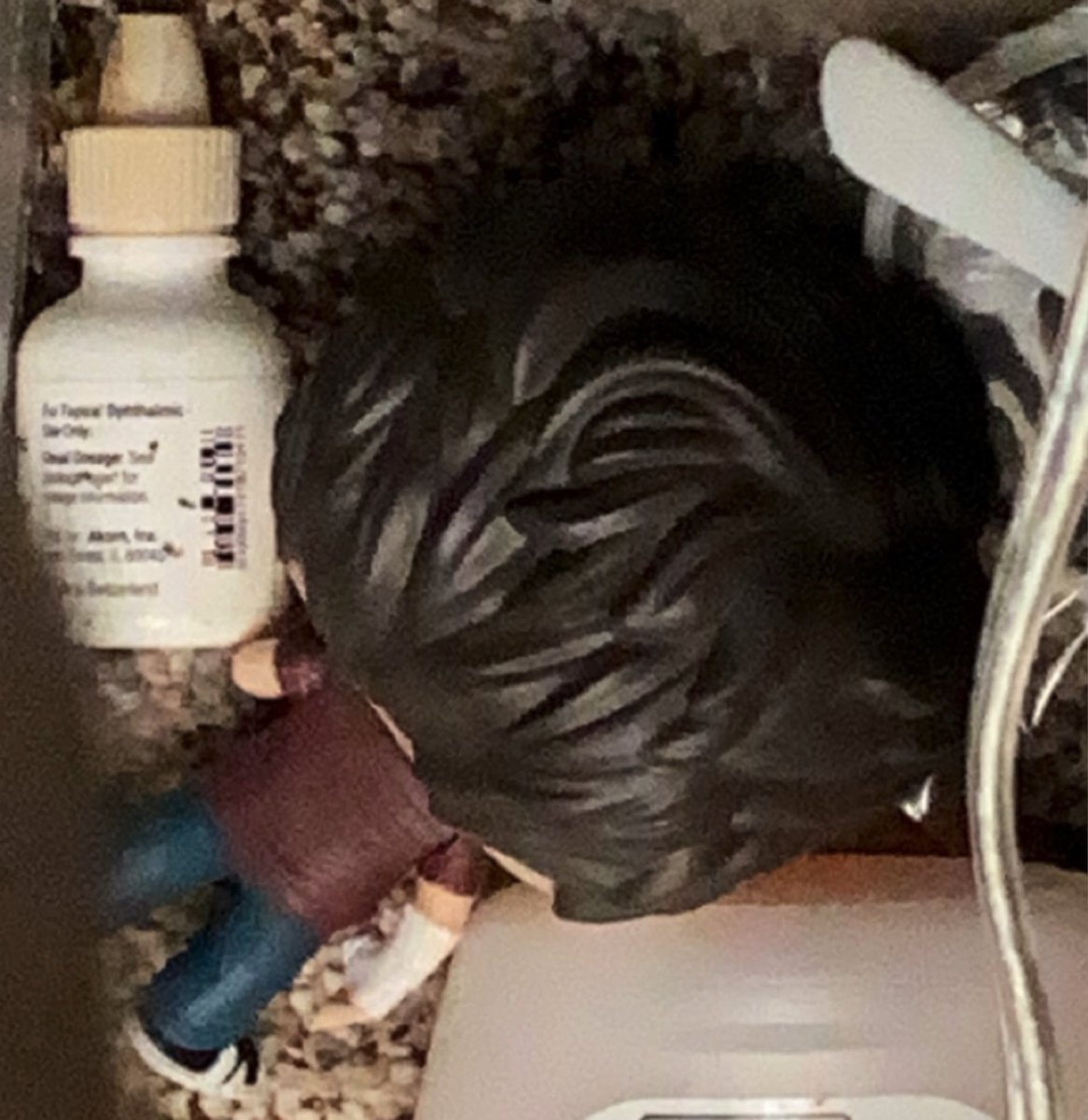 MagicalG33k's tweet image. [🔮] Eddie mY BOY NOOO 😭 - he has fallen and he can’t get up 

I can’t reach