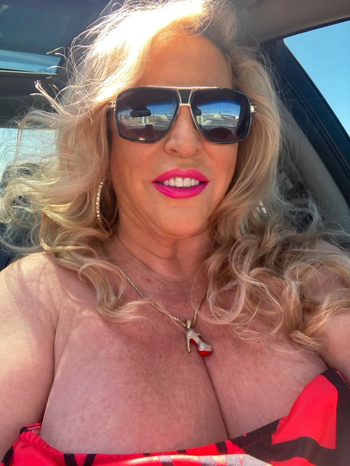 I will be back tonight Live on https://t.co/nC5aC3abF9  7:30 PM PST / 10:30 PM EST. Had so much fun last<a href="/tag/europedichan"class="tags"><span>#europedichan</span></a>