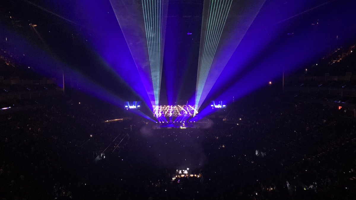 Brilliant blast from the past - @NewOrder sounding as good as ever at the <a href="/O2/">O2</a> #NewOrder