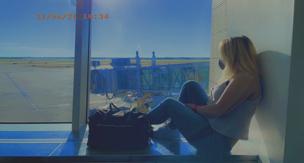 Scarlinettee's tweet photo. Onward to cali!!! #vlog #twitch #calitrip #home https://t.co/yKCq6wyNK1