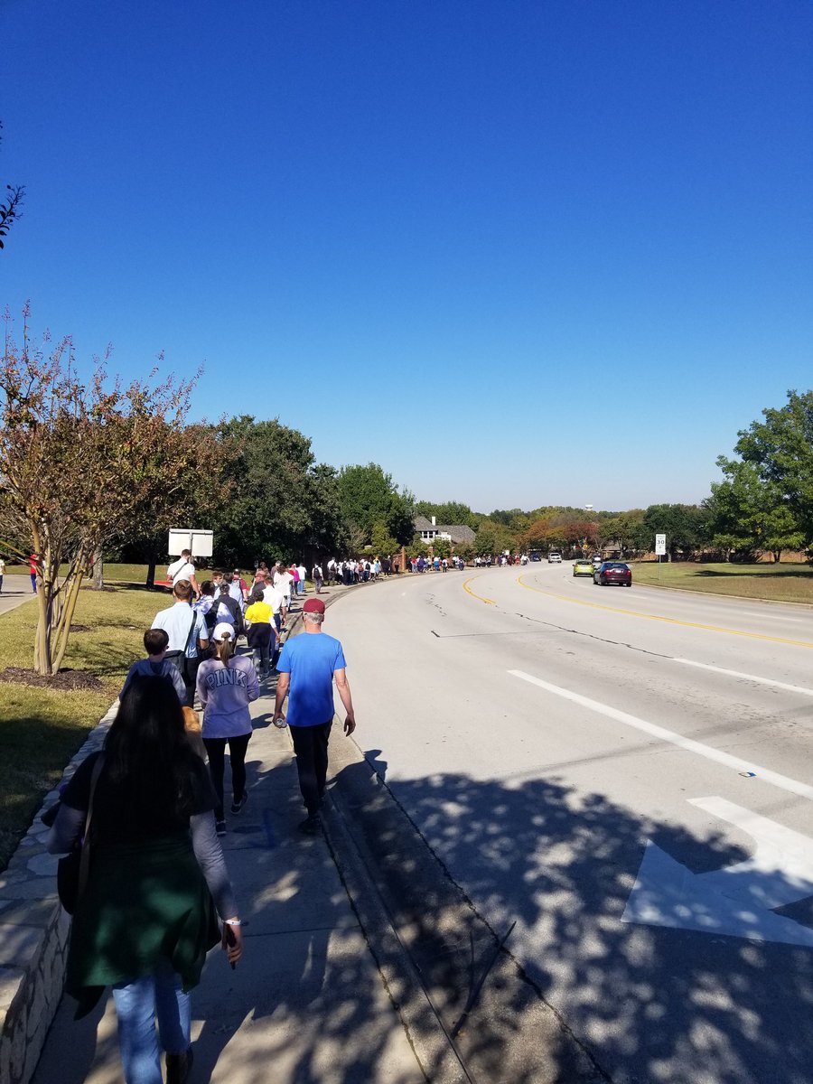 1doughood's tweet photo. Just a small group of people taking a little walk on a gorgeous Saturday afternoon to promote peace &amp; unity among ALL people...no mattet race, ethnicity, sexual orientation, religous beliefs, etc. Thank you @peacetogethere2 for seeing the good in all. #peacelovehope https://t.co/iZjqevv0l9