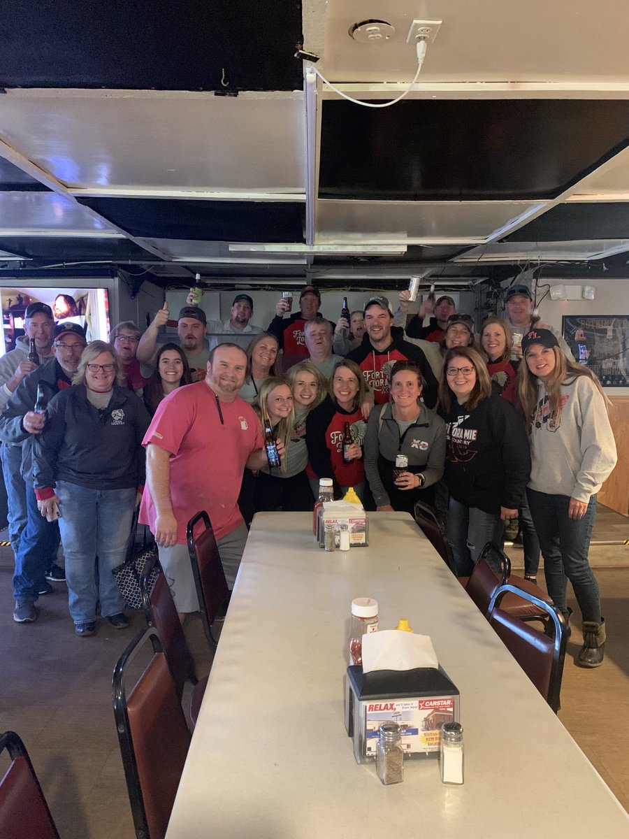 MeyersTav's tweet photo. Nice seeing all the loramie cross country folks. Thanks for stopping in. Congrats on a great season. #itsforthekids 
#runningrocks https://t.co/FZm93uqJnL