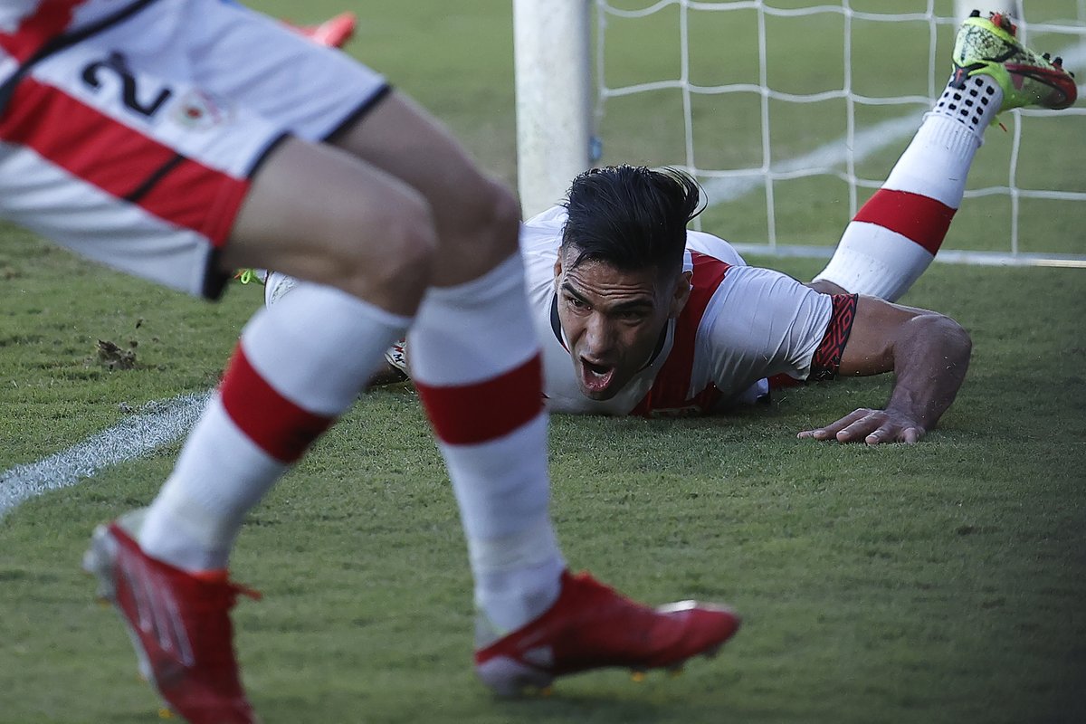 webaslan's tweet photo. Falcao'nun Real Madrid maçı hikayesi

🏃‍♂️69: Oyuna girdi
⚽76: Gol attı
🚑81: Sakatlandı https://t.co/R4GOf2vd4i