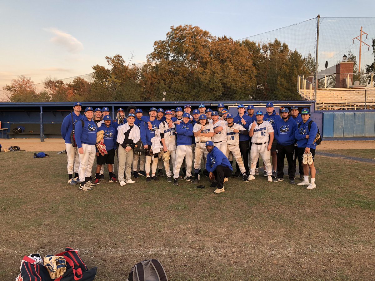 ThatDadH's tweet image. Sorry for the wait. S/o to my guys with the Dub in our Fall World Series. Proud of all of their efforts. @Nathani57415194 had the shake and @jordans94777677 had the bake. Start the countdown!! 😈#Feb18th  #Hone