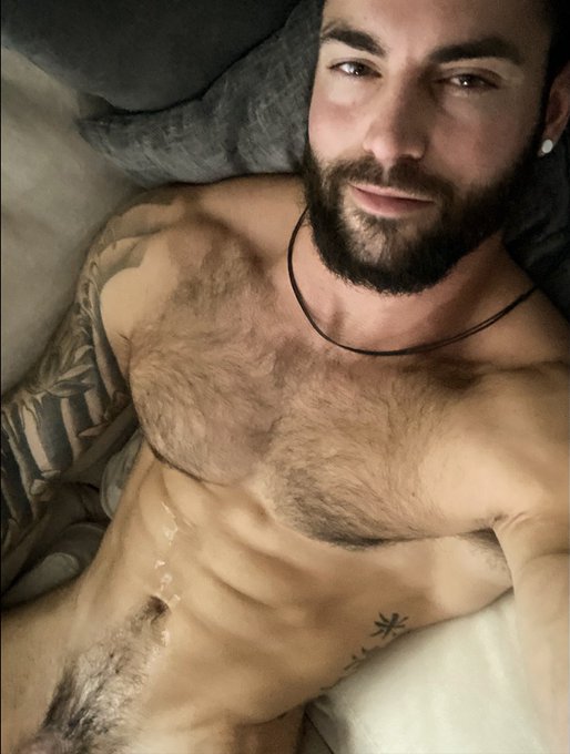 Need my gutters cleaned 👅💦 https://t.co/rzaiC9BSdq https://t.co/RLY0xY5LF8