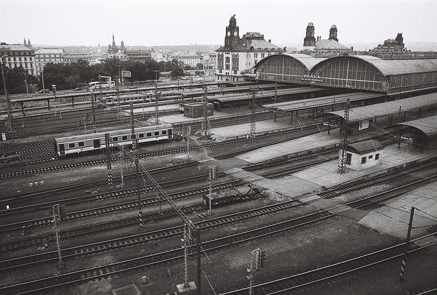 dahlia_ayoub's tweet photo. Hlavni Nadrazi, shot on Fomapan 400. Prague, Czech Republic. On @opensea #nftphotographer #filmphotography #35mm #blackandwhitephotography #NFTCommunity #nftcollector 
https://t.co/2qiXekHOjN https://t.co/KIilYrbyBa