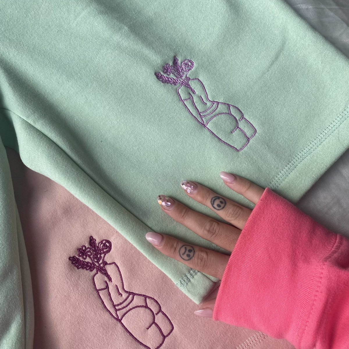 alilpickle's tweet photo. pink &amp; mint green blooming shorts🌷 https://t.co/VgsSQvzYP9