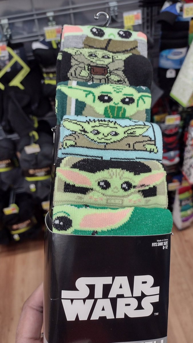 animejunki71's tweet photo. Because an awesome #dad wears #socks with pictures of his #son because he loves and misses him so much π₯Ίππ₯°π #DinDjarin #Grogu #TheMandalorian #MandoDad https://t.co/x7yZk6vYdg