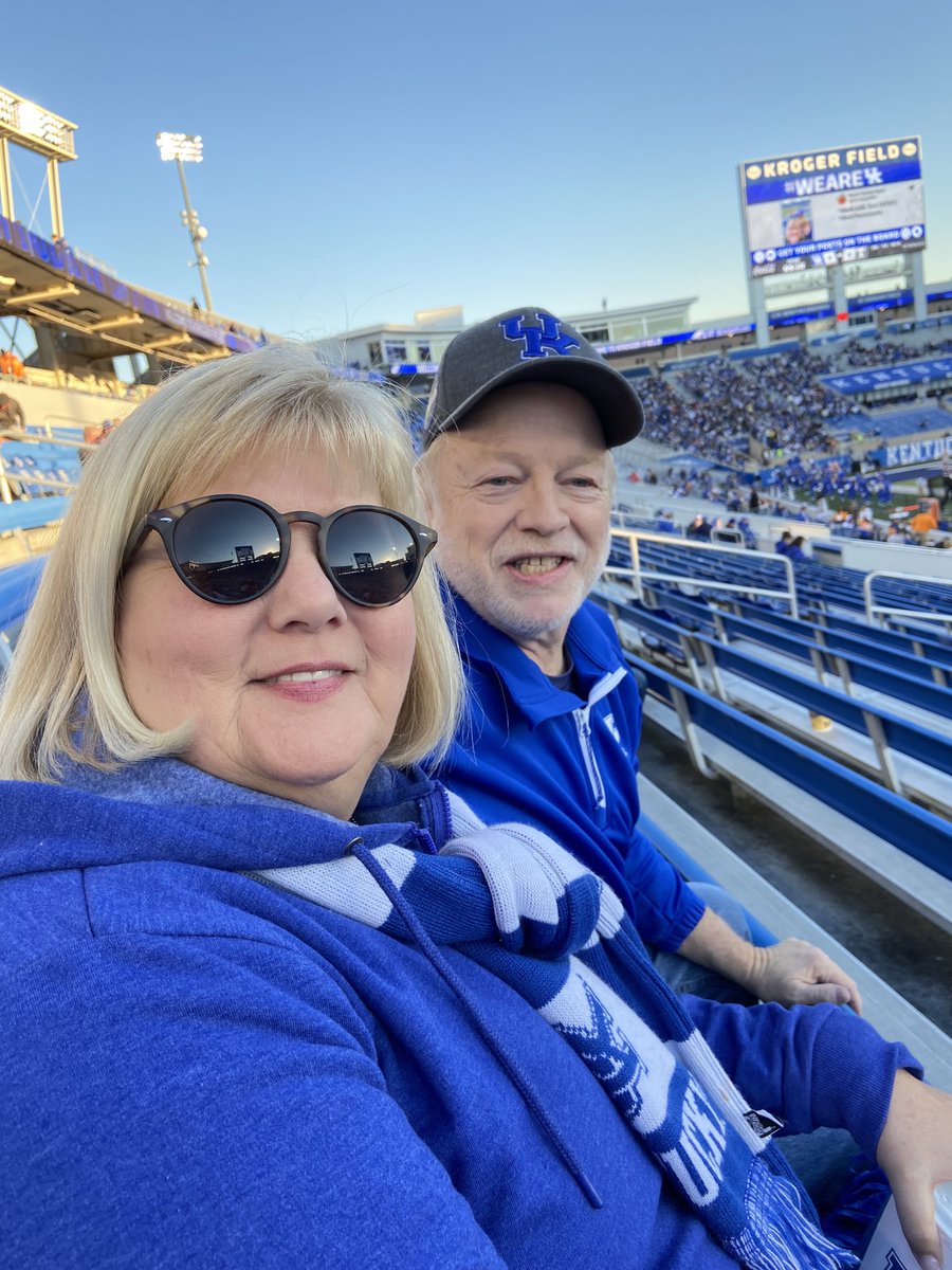 GuntermanSarah's tweet photo. #WEAREUK #SISTER/BIL https://t.co/Fe9qC2hpfu