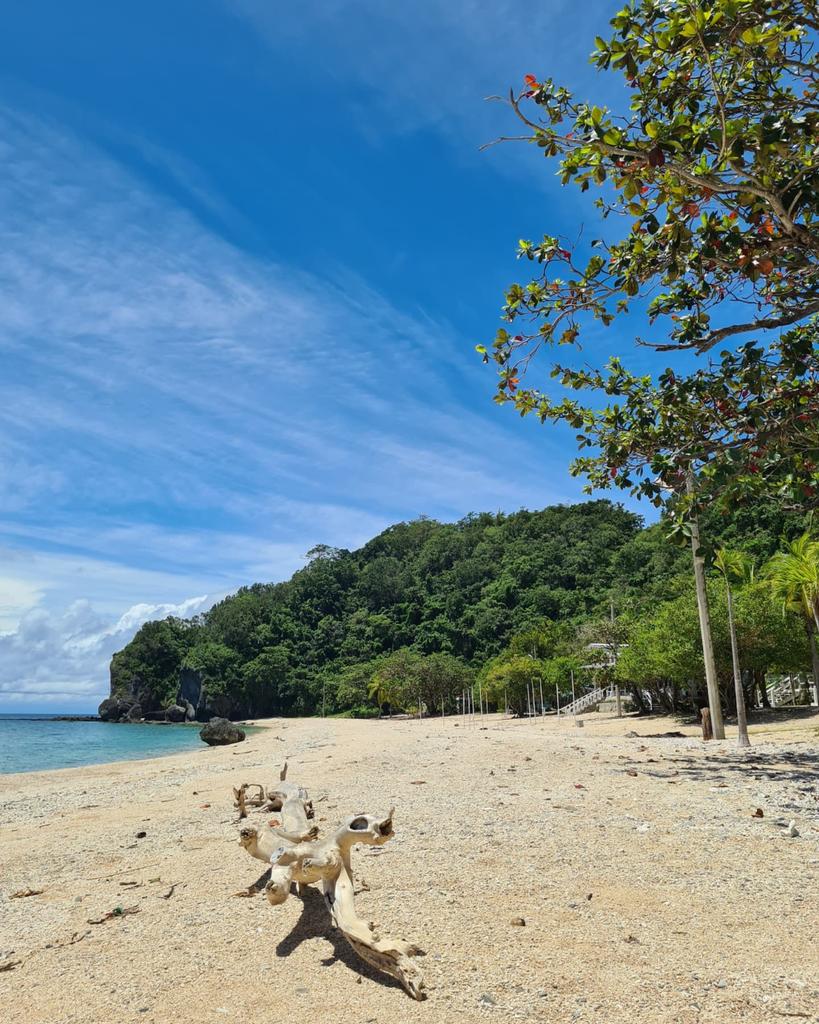 thejuanderside's tweet photo. Sand and beach. #laiyabatangas #kotakeluarga #itsmorefuninthephilippines https://t.co/nLjHYyfQPd