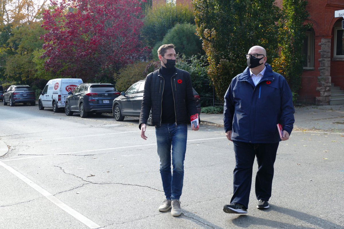 DavidMorris_TO's tweet photo. Thank you to @stevendelduca for joining us today in #TorCen for the Day of #OLPAction 

This community and this province are in need of a leader who is smart, compassionate and dedicated to all of us having the opportunity to succeed. 

#onpoli https://t.co/wrSfMwK5DW