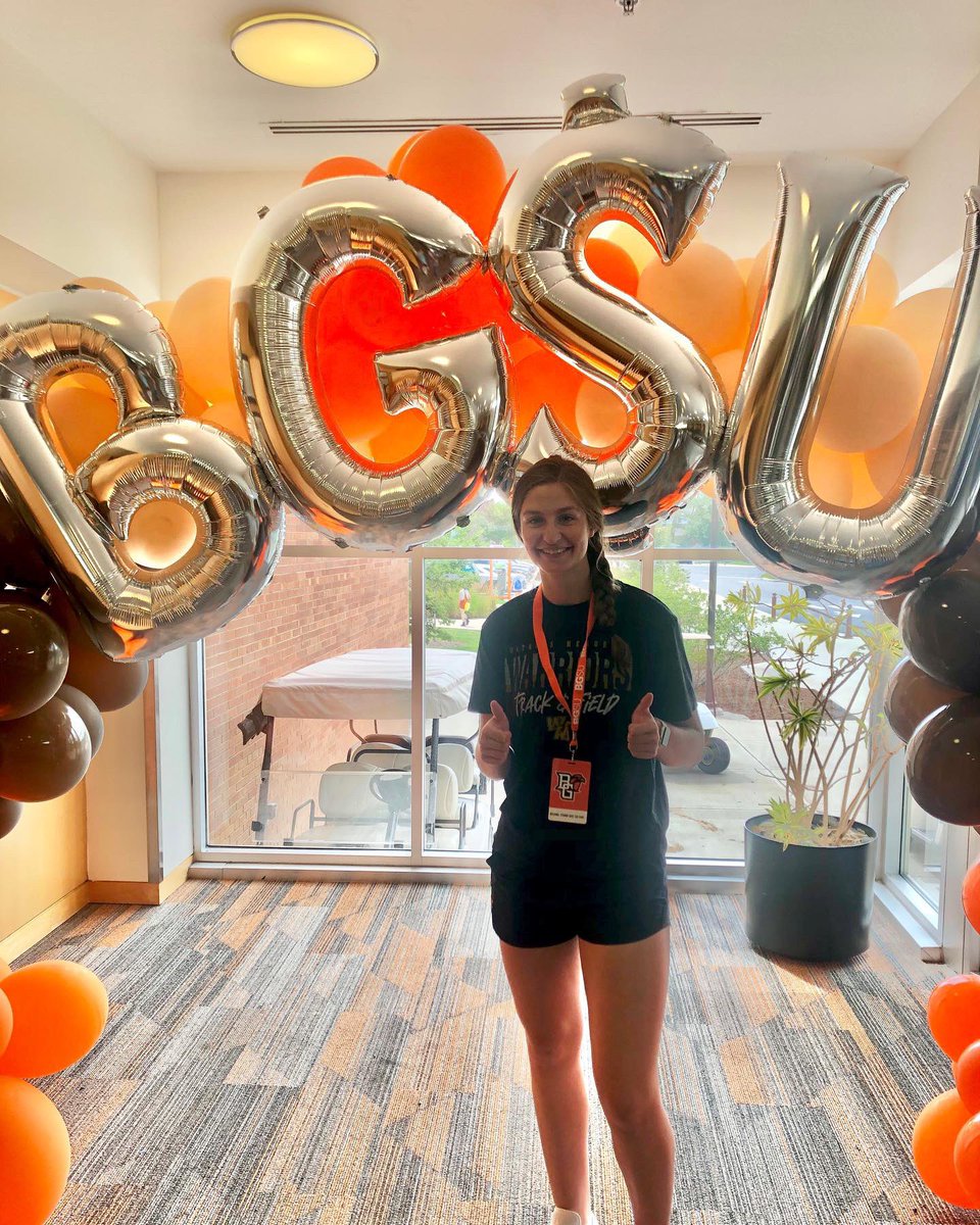 Lucas2Jenna's tweet photo. Super excited to announce that I have verbally committed to compete in track and field at BGSU. Very thankful for my soccer coach who introduced me to track and field. I’d like to thank God for blessing me with this opportunity and great family, coaches, and teammates. #gofalcons https://t.co/unE0kRjACw