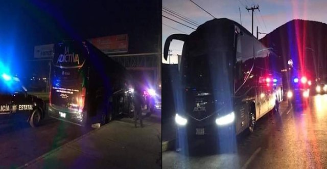 Diariodenarco's tweet photo. La Familia Michoacana si cumple, tras amenazas balean autobús de Banda La Adictiva en feria de Metepec

NOTA: https://t.co/tzRy8XAYHV https://t.co/nqYVWywTp0