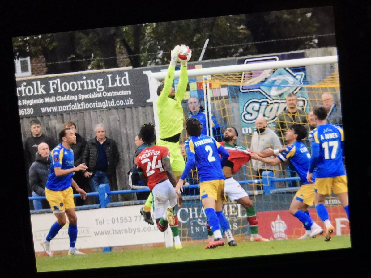thejakewhiteley's tweet photo. Final few #NikonScreengrabs from @officialKLtown v @WFCOfficial (@EmiratesFACup #FirstRound, Sat 6/11) - fully-edited highlight gallery will be online Sunday evening. Well played both teams!… @Smudgerlinnet @Ian_Burt @bazza1115 @carolsports @StephenCleeve https://t.co/TROFlZTKIs