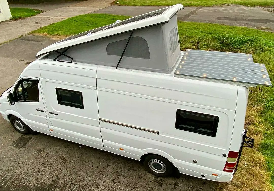 vanlifia's tweet photo. Now that's serious overkill. High top, pop-top, roof deck and solar 😮😮😮

📸 @eyesopen_vanlife_workshop 

 #vanlifia  #thermalwindowcovers #blackout #camperlifestyle #vanlifebuilds #projectvanlife #vanlove #homeiswhereyouparkit #campervan #vantour #vanlife #selfbuild https://t.co/8q5vhNsRdE