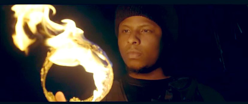 mapouLibelibe's tweet photo. Ala nèg Sadik 😫
Men li boule « Couronne 👑» Roi a…🤣🤣

Pa gen alye anko🤭 https://t.co/b1T9NTVMyl