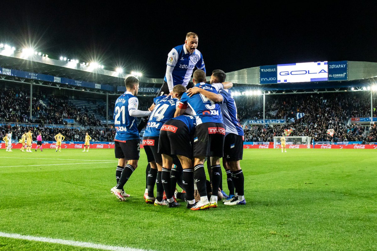 javiercalleja_'s tweet photo. Este equipo tiene alma. Orgulloso de cómo creímos hasta el final.

Gracias por vuestro aliento, afición @Alaves 🔵⚪️ https://t.co/RPyV0w7eRP