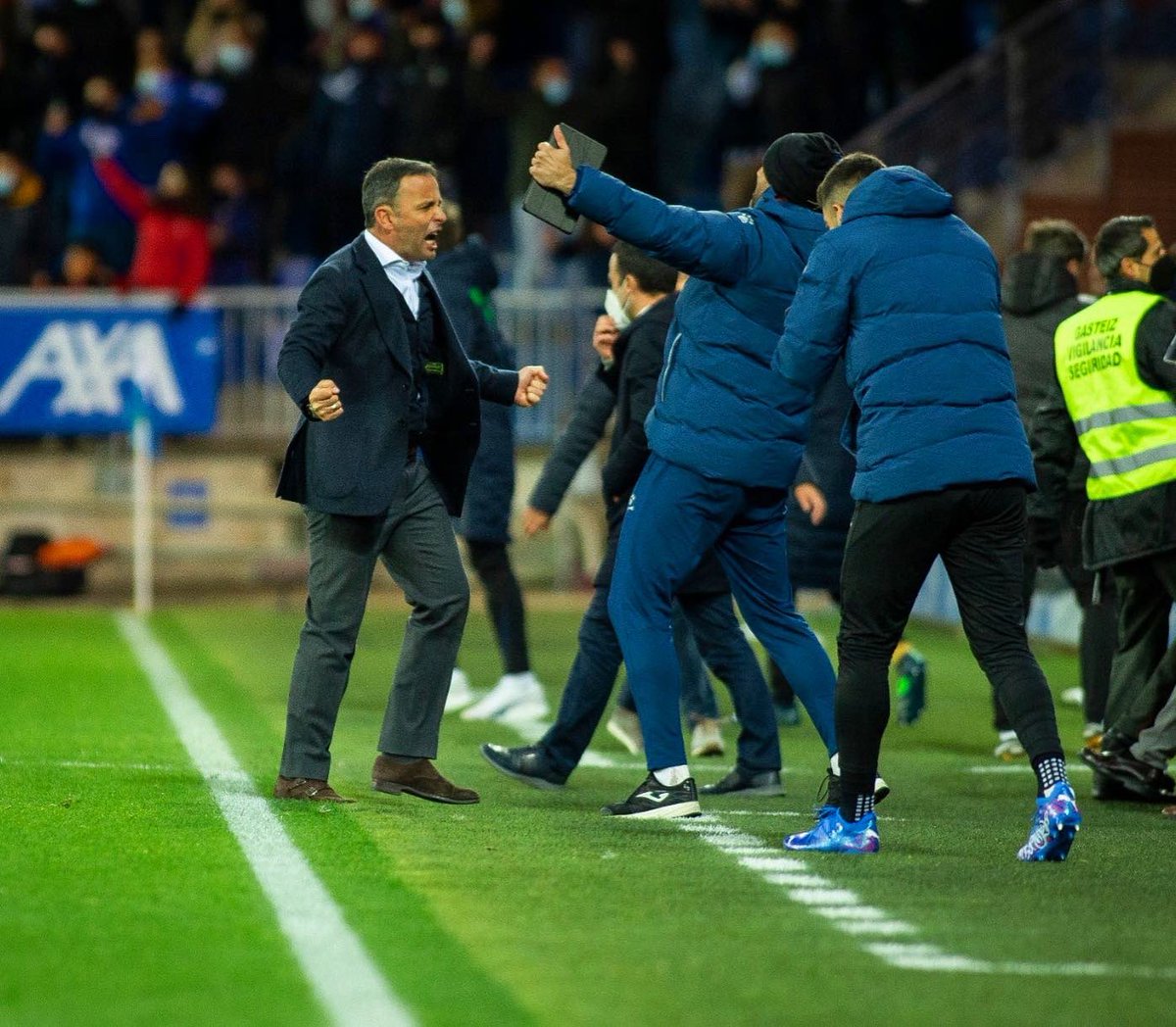 javiercalleja_'s tweet photo. Este equipo tiene alma. Orgulloso de cómo creímos hasta el final.

Gracias por vuestro aliento, afición @Alaves 🔵⚪️ https://t.co/RPyV0w7eRP