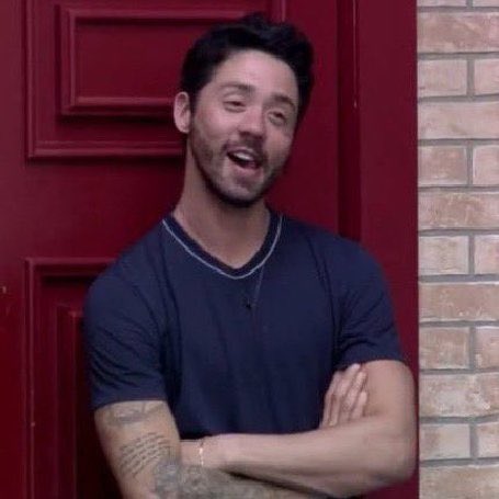 Eu amo como os personagens dessa novela param tudo oq estão fazendo pra se envolver no drama amoroso da Pilacre e do Samuel.

#NosTemposDoImperador