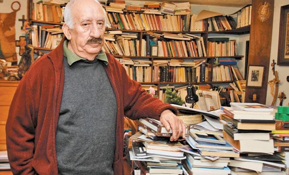 AlfaBDlatam's tweet photo. Lamentamos muy profundamente el fallecimiento del Mtro. Froylán López Narváez, periodista de cepa y profesor de innumerables generaciones fuera y dentro del aula. Premio “José Vasconcelos” al mérito en la radio pública, otorgado por @RadioEducacion en 2010. Descanse en paz. https://t.co/J2XBkdyjkZ
