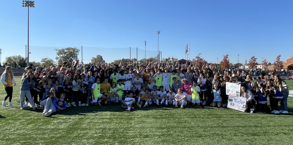 CLASS 4 DISTRICT CHAMPS!!!  The  Bombers defeat SLUH 1-0 to claim the first ever Class 4 District Championship in school history.   Truly a historic and remarkable week for the soccer Bombers!!!!