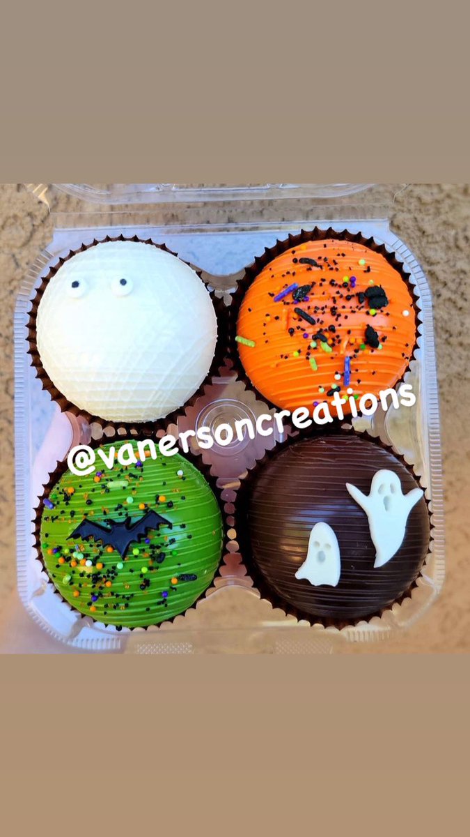 VanersonDelight's tweet photo. Halloween Hot Cocoa Bombs #hotcocoa #DFW #HolidayShopping #baker https://t.co/UylzIxlJSX