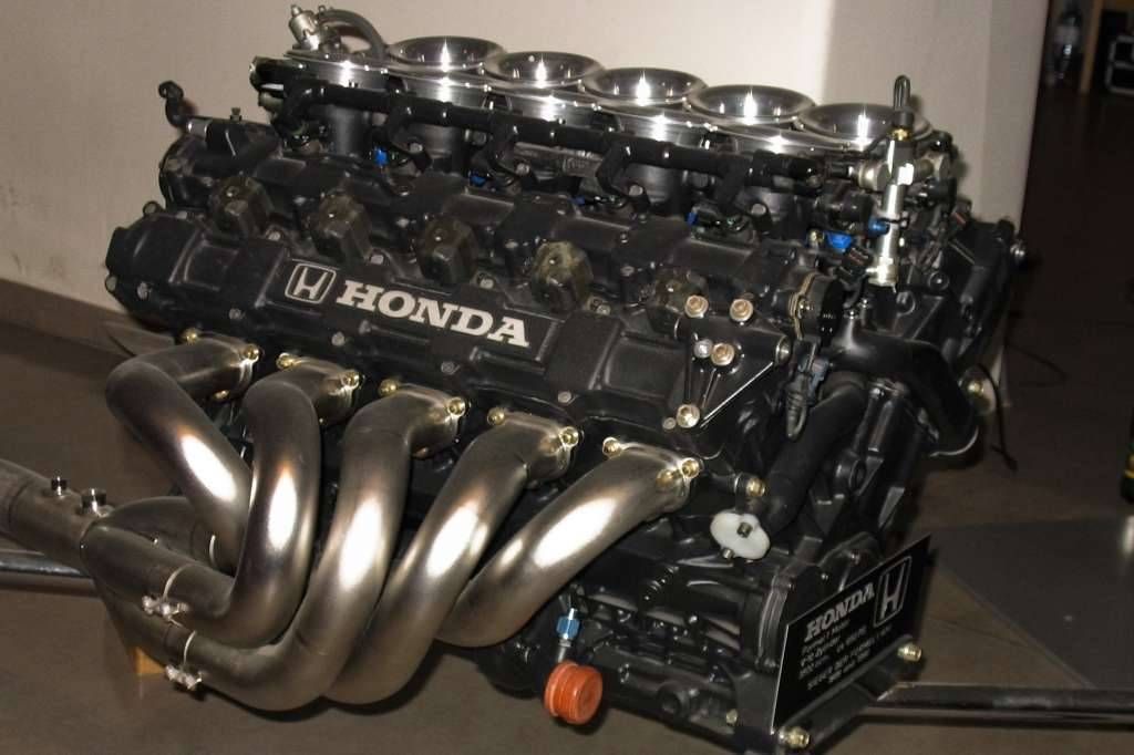 Honda v мотор. Honda v10 engine. Мотор v10. V12 f1. Мотор Хонда v12.