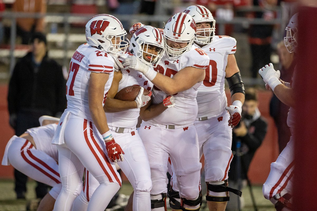BadgerFootball's tweet photo. TRUE FRESHMAN TOUCHDOWN! https://t.co/e8Ndo2a2lS