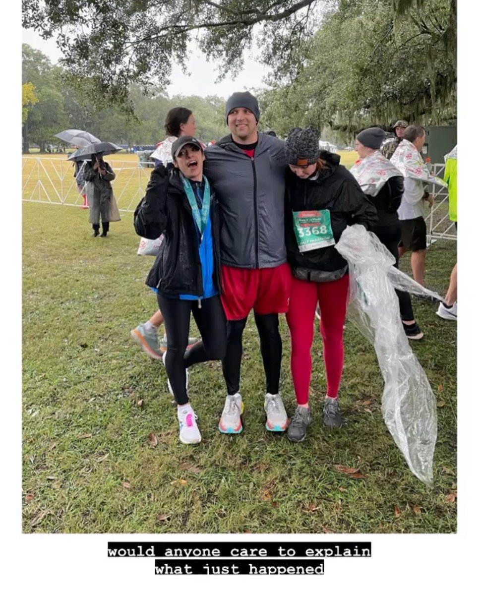 missliz31's tweet image. Sometimes we have terrible ideas•☃️💦💨🥶🌴
All times we are ELITE friends• ❤️‍🔥☺️#OTFSavannah #RunRockNRoll #NineOneTwo #WeRunThisTown 🔥💪🏽🧡