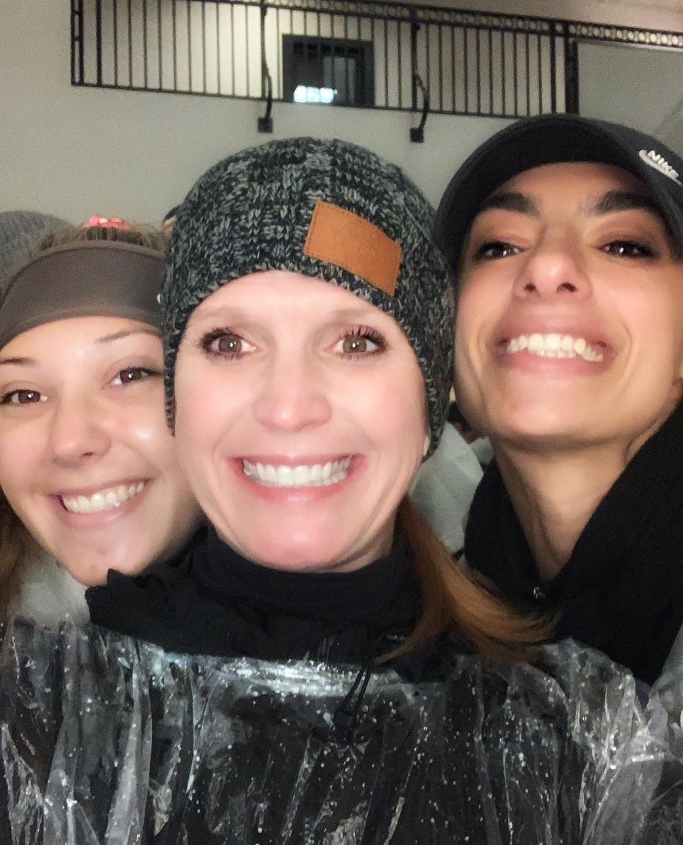 missliz31's tweet image. Sometimes we have terrible ideas•☃️💦💨🥶🌴
All times we are ELITE friends• ❤️‍🔥☺️#OTFSavannah #RunRockNRoll #NineOneTwo #WeRunThisTown 🔥💪🏽🧡