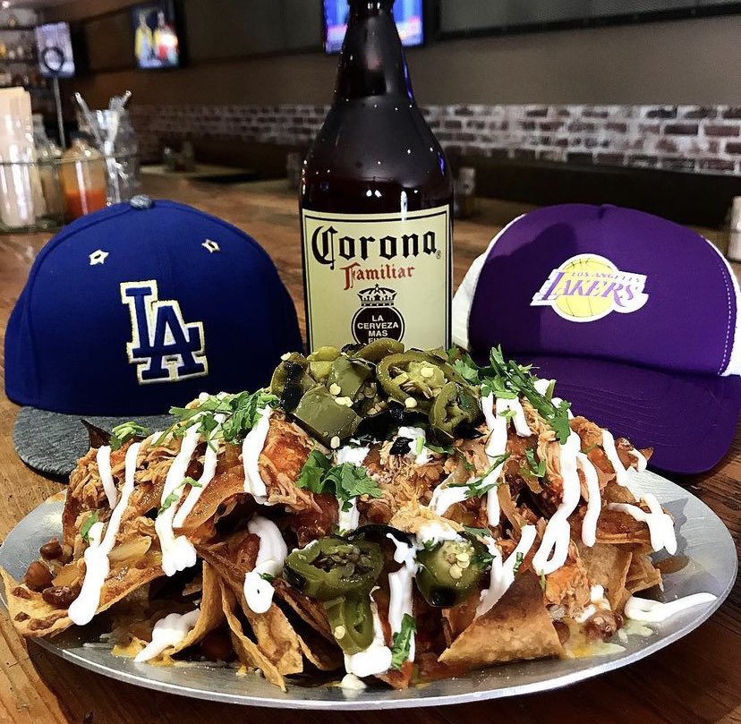 SilverLakeCC's tweet image. Nachos anyone? 🙋

Celebrate #NationalNachosDay at @diablotacola and order their muenster nachos today 🤤 You can thank us later!

DiabloTacos.com 🌮

#DiabloTacos #MemberFeature #SLCCMember