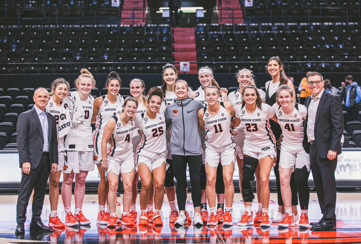 Once a Beav, always a Beav!
Loved having <a href="/pivec10/">Mikayla Pivec</a> back in Gill with us today 🧡 #WeAreFamily