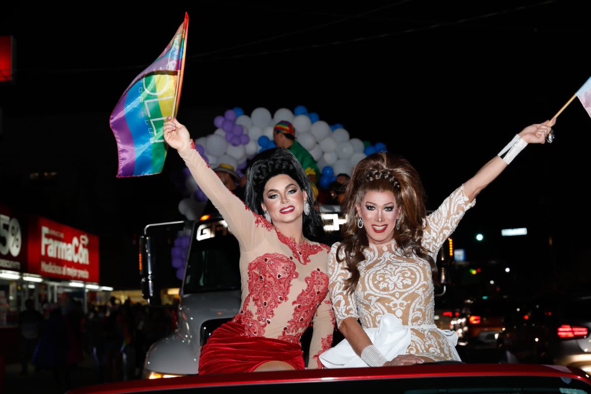noticieristas's tweet photo. #CelebrandoElAmor 🌈 | ¡Con orgullo! En Culiacán, llevan a cabo la 8va Marcha de la Diversidad

La marcha arrancó en “La Lomita” para terminar en Difocur. 

#ObservandoEnVivo 🔴 | @Noticierista https://t.co/kmjmOBTgP7