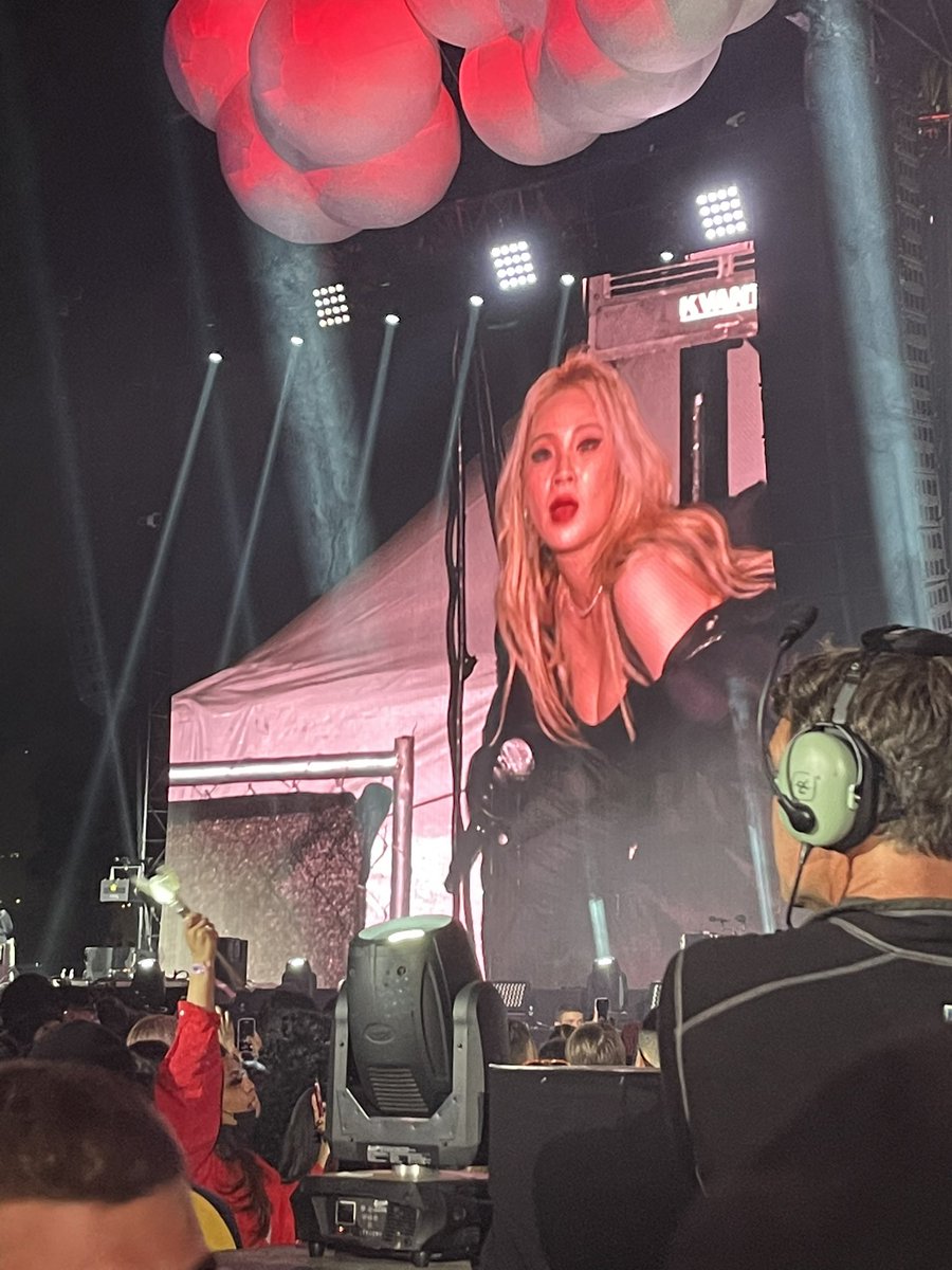 fxxkAgustD's tweet photo. I DON'T EVEN KNOW MY OWN NAME RIGHT NOW, I CAN'T COMPREHEND WHAT JUST HAPPENED ON THAT STAGE, SHE IS EVERYTHING TO ME!!!! 🍒 #CL #씨엘 @chaelinCL #HITC #GZB #HEADinTHECLOUDS #CLatHITC https://t.co/NCHk4PArbK