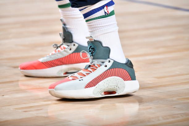 LukaDonkicks's tweet photo. 2️⃣ YEARS IN A ROW: Lacing up in the Jordan 35 Low LD7 PE in the Coral/Dark Olive colorway on a night in which the Mavs debuted their new Mixtape jerseys, Luka Dončić provided a case of “deja vu” hitting a game winning buzzer 3 to beat the Celtics #DA77AS
📸 Glenn James via Getty https://t.co/ahndtVF6v4