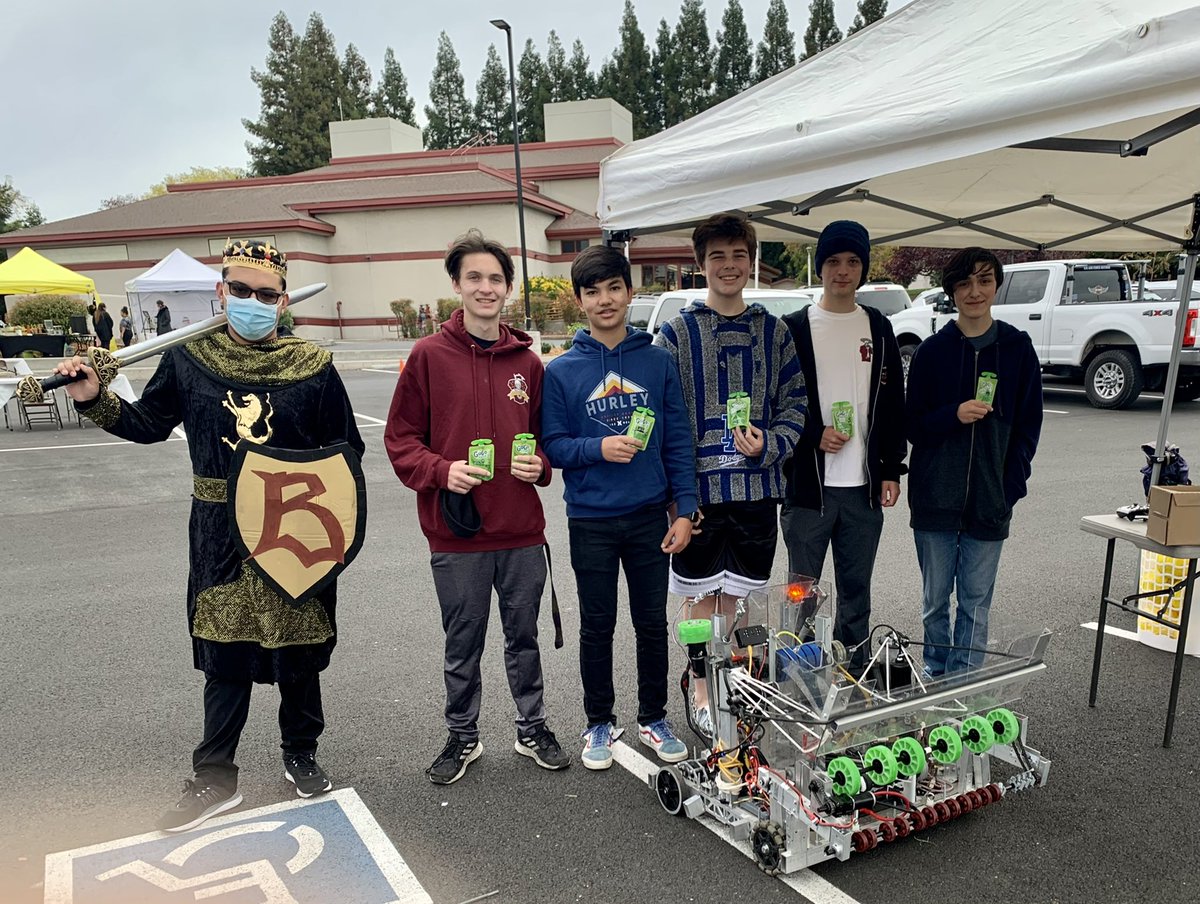 HydraRobo2288's tweet photo. Great job to our robotics team for helping out at the robotics booth at the Vendor Fair earlier today! We had a ton of fun and continued to work hard to sell what we had at our booth! https://t.co/SglBs8oHmH