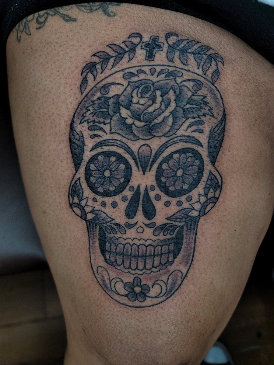 pranks213's tweet photo. Dia de los muertos  calavera #candyskull #DiaDeLosMuertos #pranks.213 @pranks.213 IG #Mrtattoo #mrtattoo213 https://t.co/qhLl9H55WT